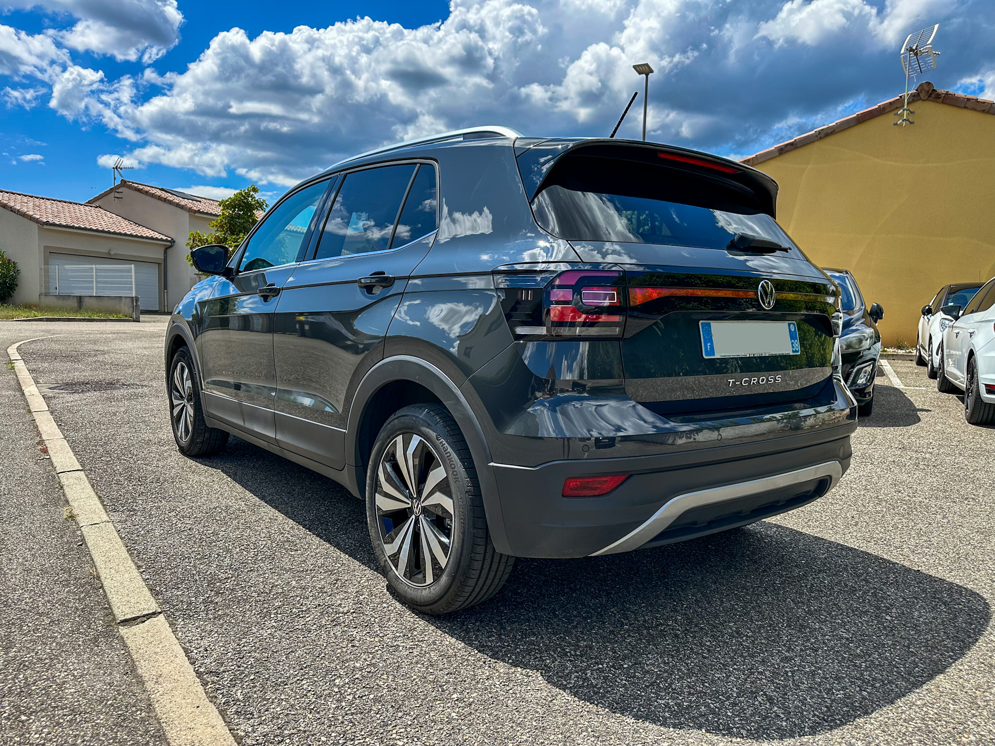Volkswagen T-Cross 1.0 TSI 110 Carat - 2ème main - Keyless - Sièges chauffants - ACC - Cockpit - Carplay/Android Auto