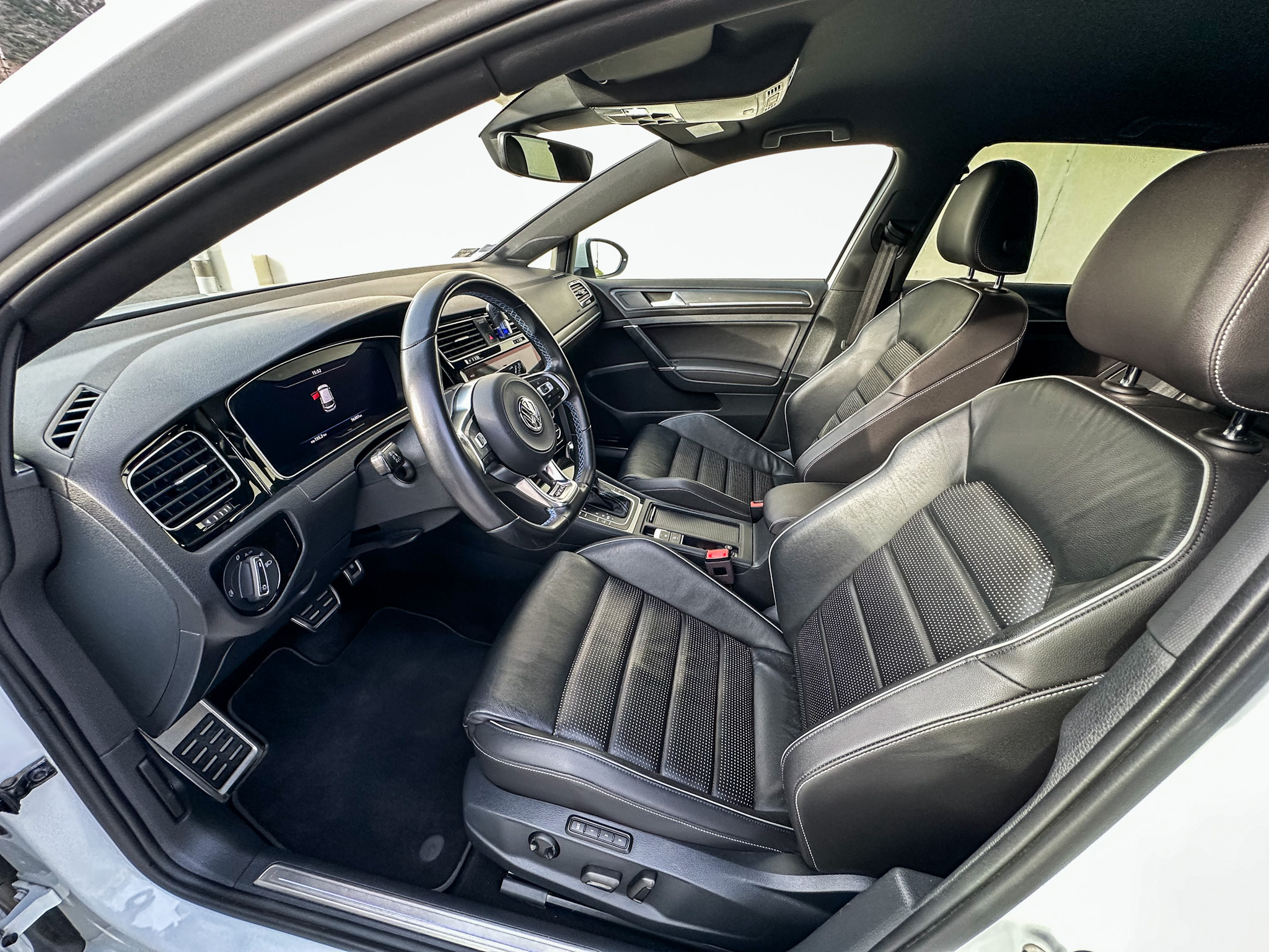 Volkswagen Golf VII GTE 1.4 TFSI Hybrid 204 Edition Limitée - N°129/200 - 2ème main - Entretien complet VW